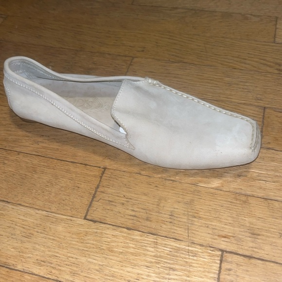 TOD’S beige suede flats size 9 - Picture 2 of 12